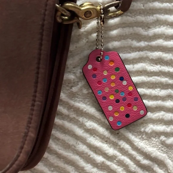 Coach Fuchsia Leather hangtag - Picture 5 of 7
